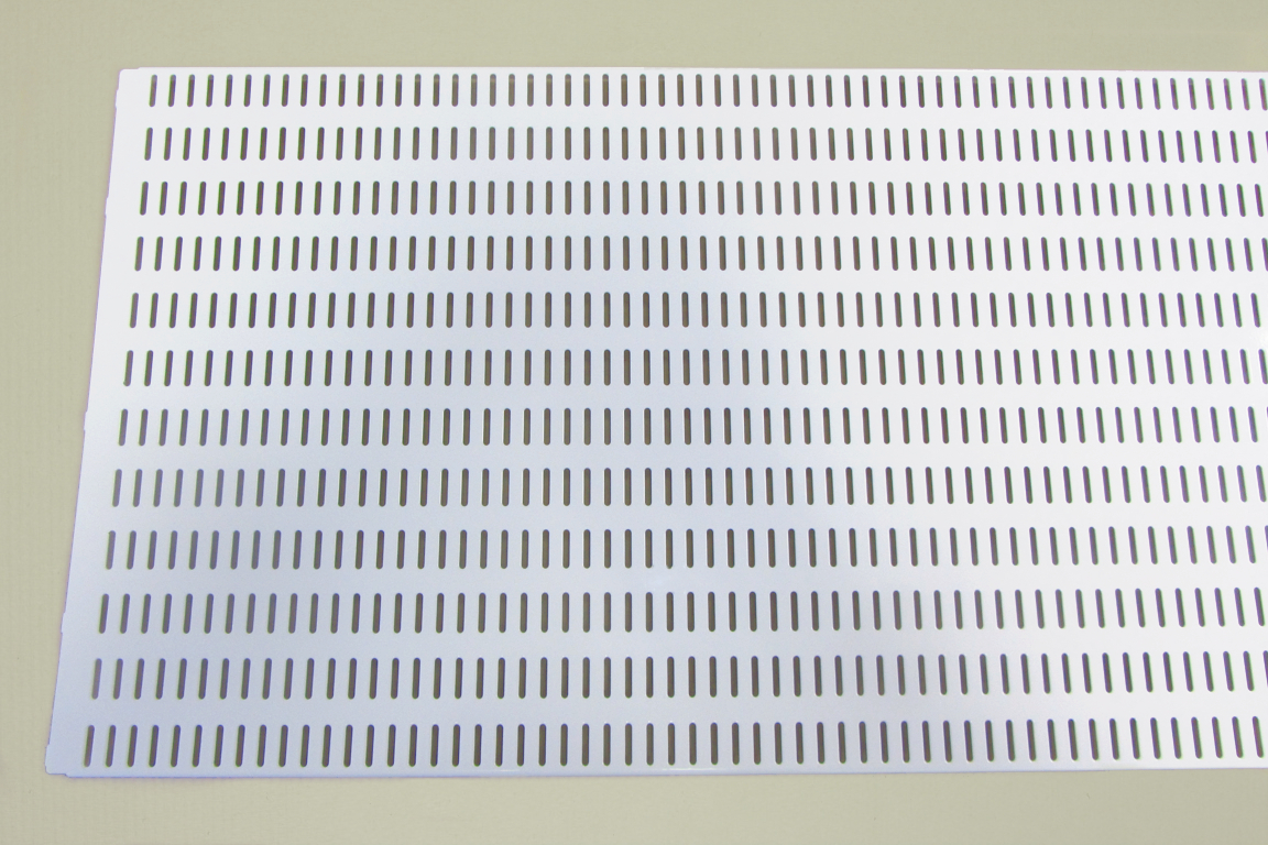 Перфорированная панель  90x38 см, белый
